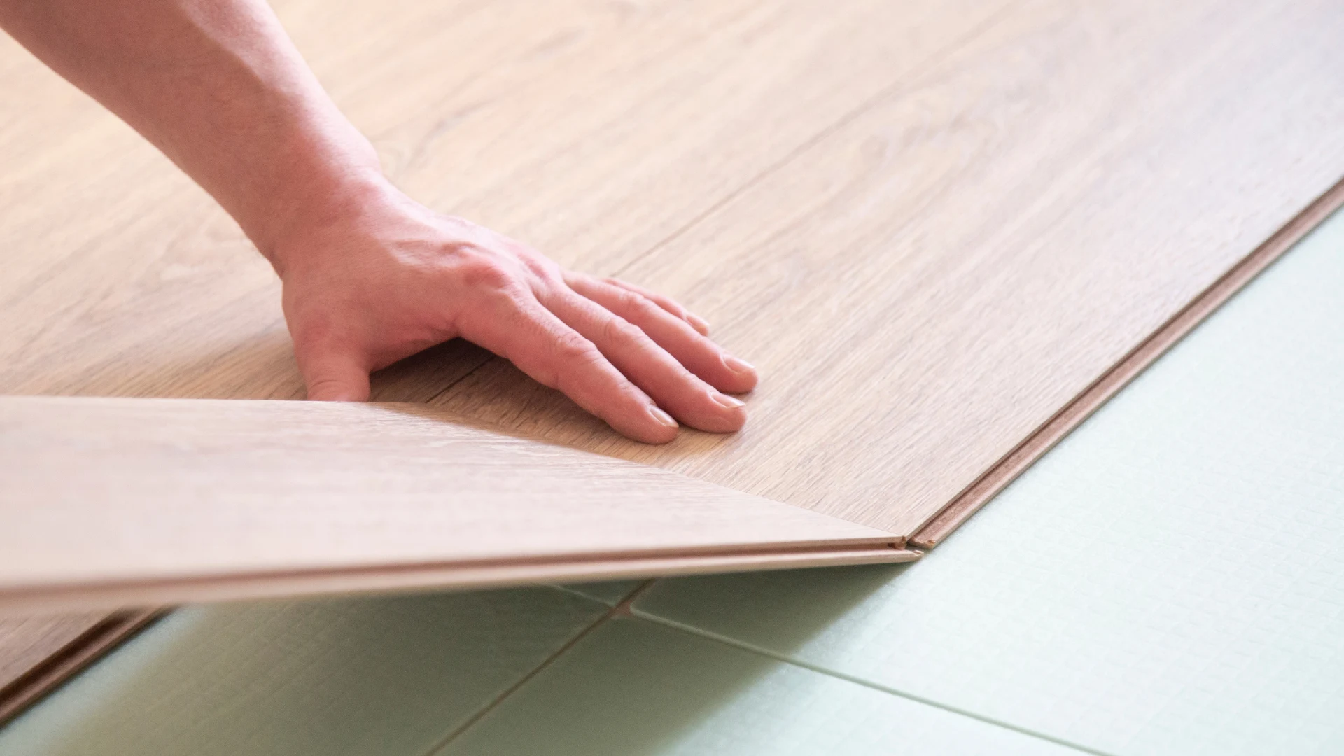 Laminate Flooring Installer